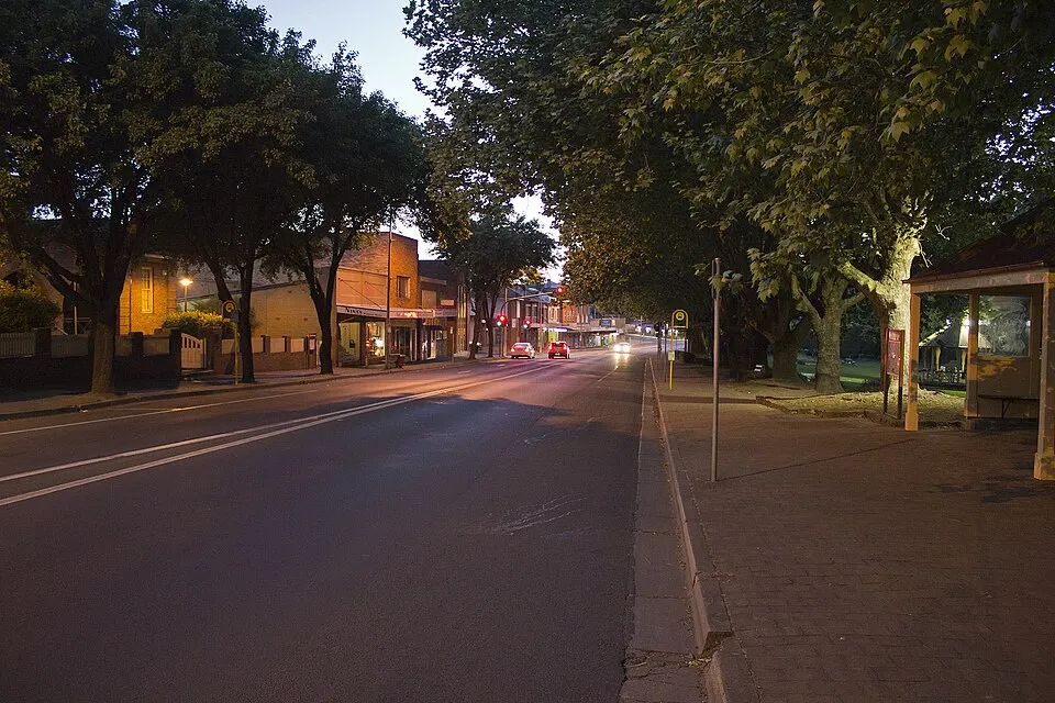 Looking down Argyle Street in Moss Vale